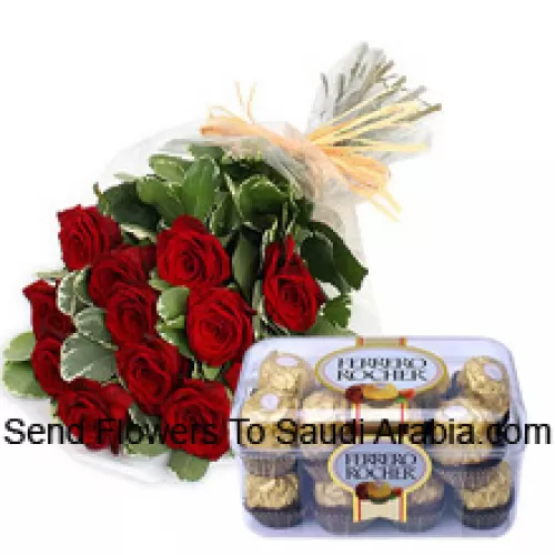 Bouquet de 12 roses rouges avec des garnitures saisonnières accompagné de 16 Pcs Ferrero Rochers